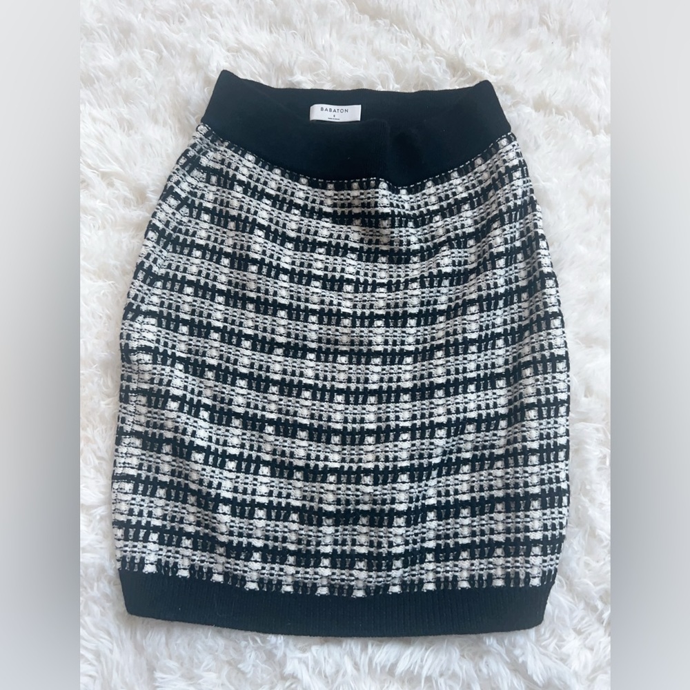 Aritzia Babaton brand new Chanel style skirt/dress to show off you body shape!